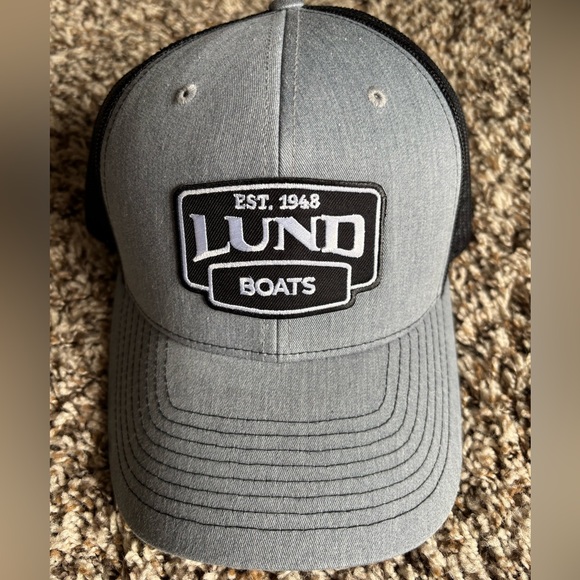 Lund boats hat - Picture 1 of 3